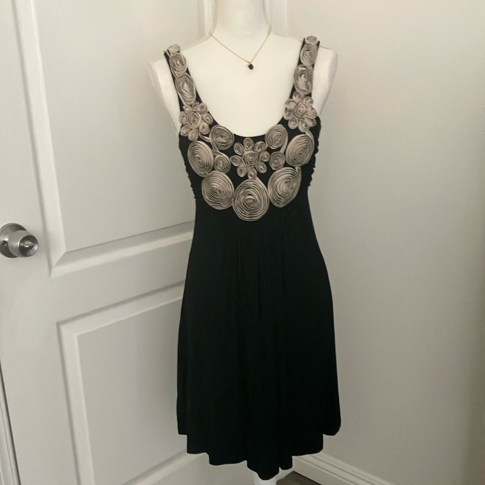 Y2k vintage Elegant Black midi Dress with beige Floral Accents Size:S